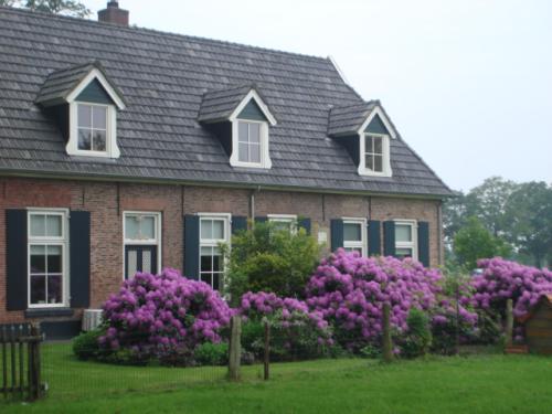 Historisch dwarshuis boerderij